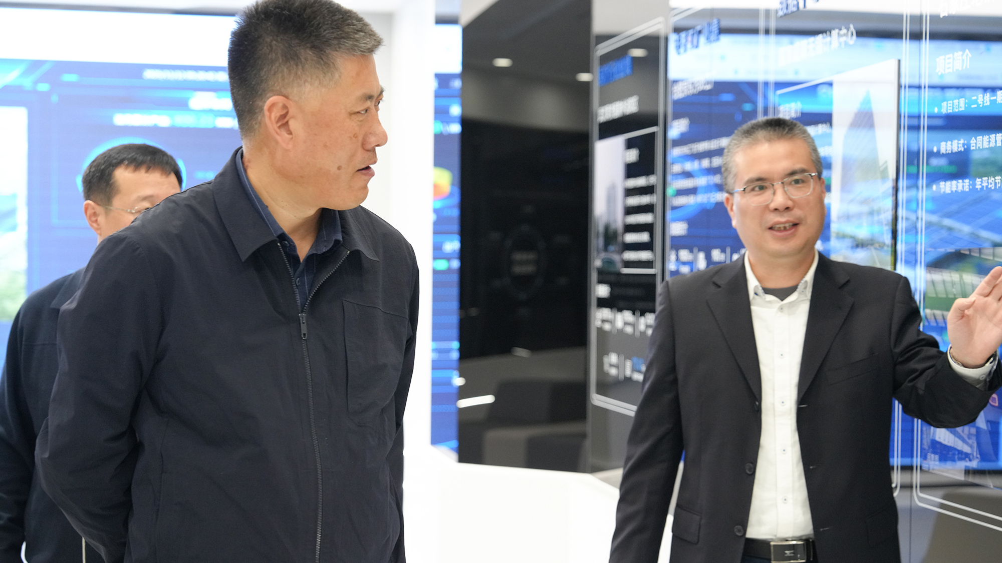 热烈欢迎临夏回族自治州州委书记李海默一行莅临亚派科技考察交流